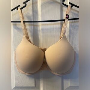 New 34DD Victoria Secret T-Shirt Push Up Bra Nude